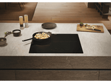 Placa inducción - Haier HAI633CD/E1, 3 zonas, Zona grande 29 cm, 9 niveles de potencia, Negro