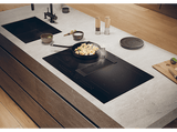 Placa inducción con extractor integrado - Haier HAIH82MTMCF, 4 Zonas Flex, 15 niveles de potencia en cocción + Booster, Negro