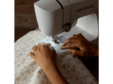 Máquina de coser - Cecotec BelleCouture 1500, 15 puntadas, Luz LED, 6 grifas de arrastre, Kit de Accesorios, Brazo libre, Ojalador regulable, White